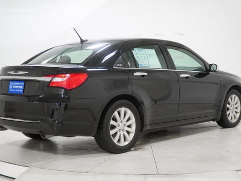 Used 2013 Chrysler 200 Limited image 9