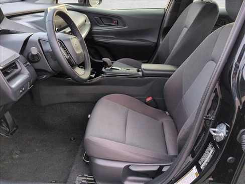 Used 2025 Toyota Prius LE image 16