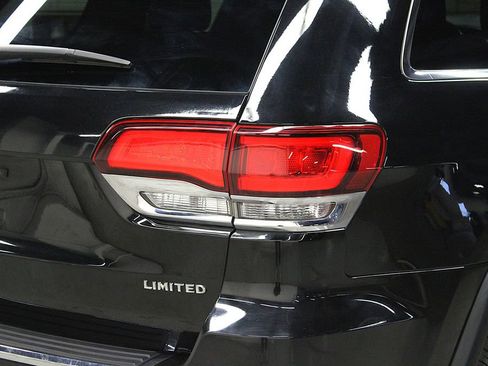 Used 2022 Jeep Grand Cherokee Limited w/ Trailer Tow Group IV image 43