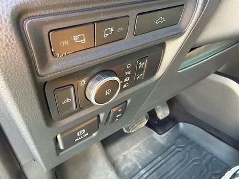 Used 2022 Ford F150 Platinum w/ Equipment Group 701A High AWD/4WD image 29