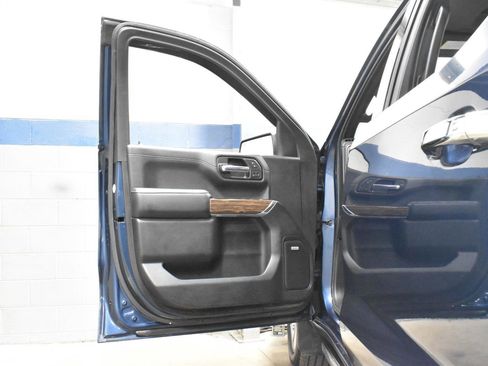 Used 2019 Chevrolet Silverado 1500 High Country w/ High Country Premium Package AWD/4WD image 12