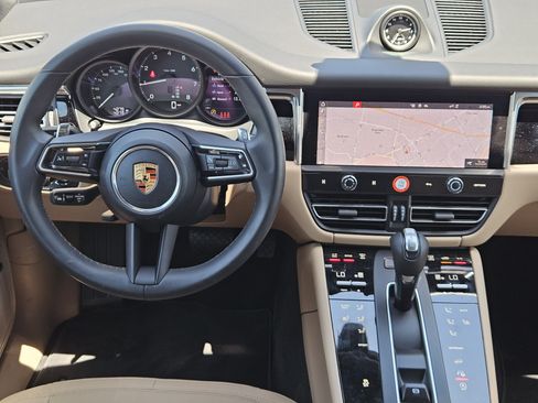 Certified 2026 Porsche Macan AWD/4WD image 27