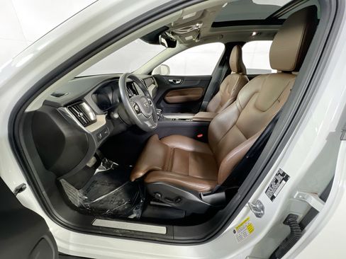 Used 2020 Volvo XC60 T5 Inscription image 21