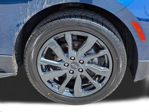 Used 2023 Chevrolet Equinox RS FWD image 11