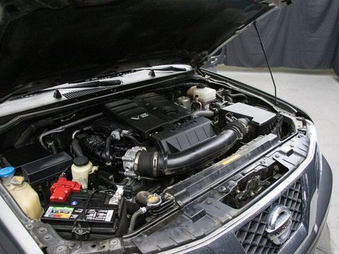 Used 2020 Nissan Frontier SV image 29