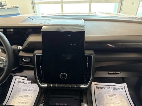 Used 2025 GMC Yukon Elevation w/ LPO, Elevation Black Package AWD/4WD image 28