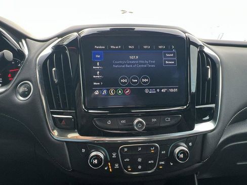 Used 2023 Chevrolet Traverse Premier image 26