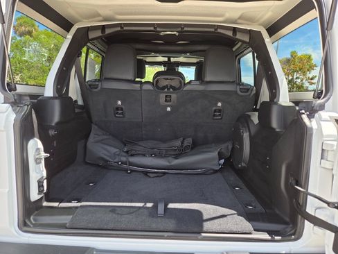 Used 2025 Jeep Wrangler Unlimited Rubicon AWD/4WD image 20