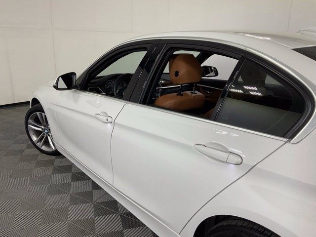 Used 2017 BMW 330i xDrive Sedan AWD/4WD image 38