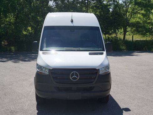 Used 2022 Mercedes-Benz Sprinter 2500 image 8