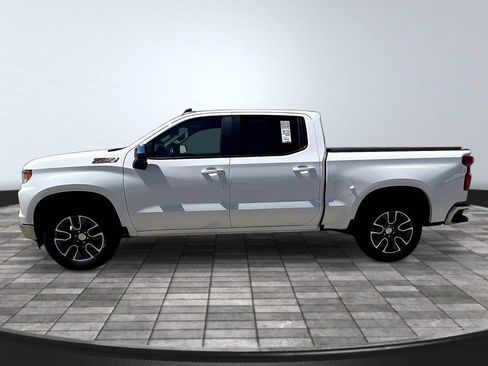 Used 2022 Chevrolet Silverado 1500 LT AWD/4WD image 4