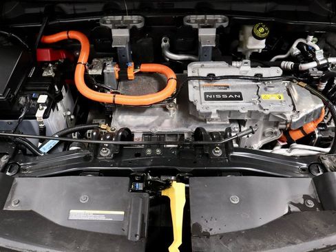 Certified 2023 Nissan Ariya AWD image 18