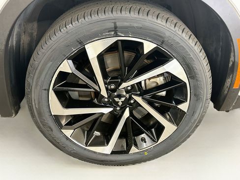Used 2024 Mitsubishi Outlander SE AWD/4WD image 11