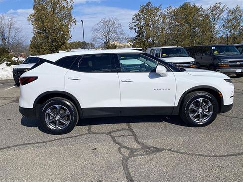 Used 2025 Chevrolet Blazer LT AWD/4WD image 35