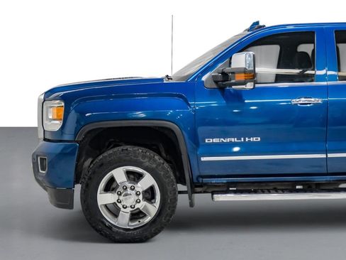 Used 2016 GMC Sierra 2500 Denali w/ Duramax Plus Package AWD/4WD image 10