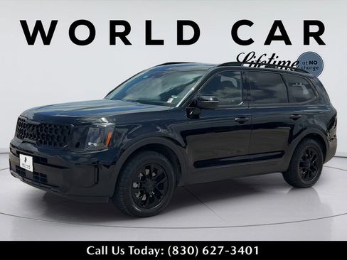 Used 2025 Kia Telluride AWD image 3
