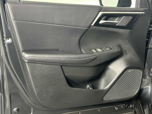 Used 2025 Mitsubishi Outlander SE AWD/4WD image 10