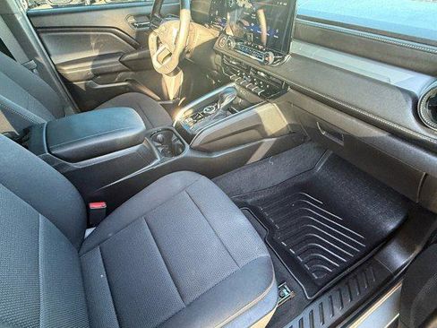 Used 2024 Chevrolet Colorado LT w/ LT Convenience Package II image 11