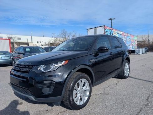 Used 2018 Land Rover Discovery Sport SE image 3