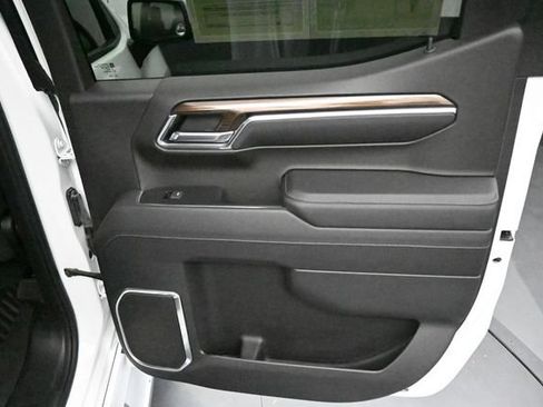 Used 2023 Chevrolet Silverado 1500 LT AWD/4WD image 27