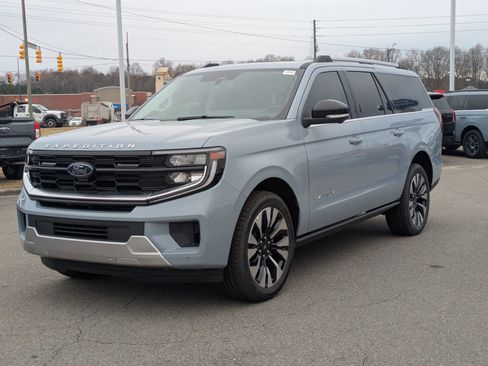 New 2025 Ford Expedition Max Platinum w/ Driver's Package image 8