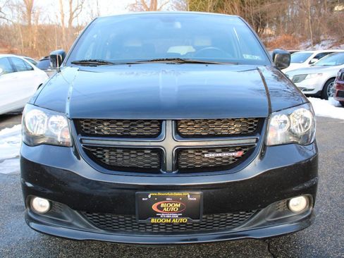 Used 2018 Dodge Grand Caravan GT image 3