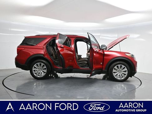 Used 2024 Ford Explorer King Ranch w/ Technology Package AWD/4WD image 4