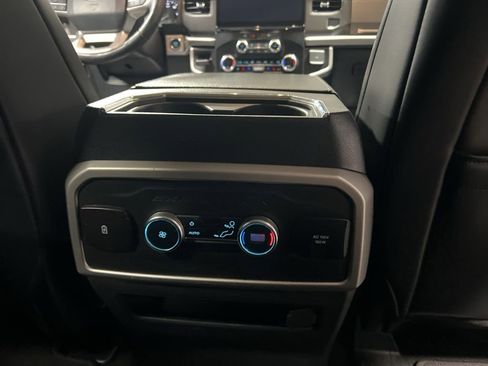 Used 2024 Ford Expedition XLT image 15