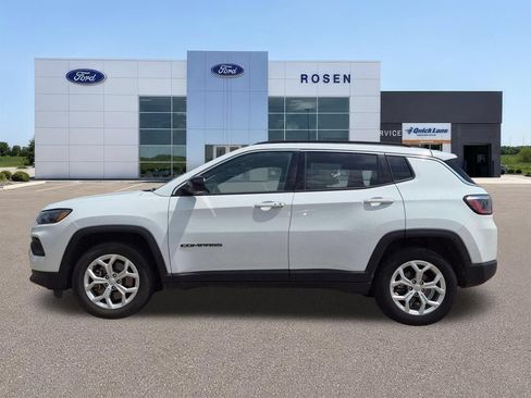 Used 2024 Jeep Compass Latitude AWD/4WD image 6