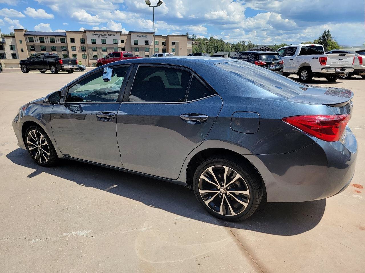 Used 2017 Toyota Corolla SE w/ Carpet Mat Package (TMS) FWD image 7