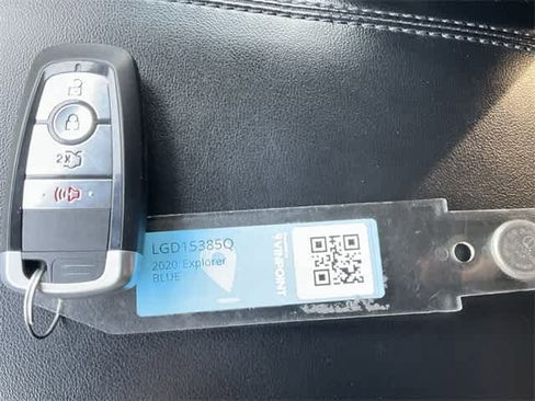 Used 2020 Ford Explorer XLT image 26