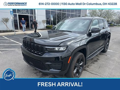 Used 2024 Jeep Grand Cherokee Altitude image 8