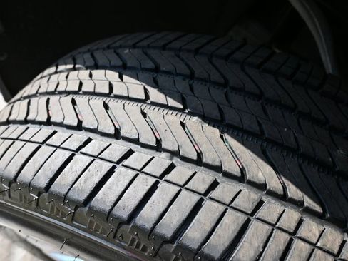 Used 2025 Chevrolet Tahoe Premier image 9