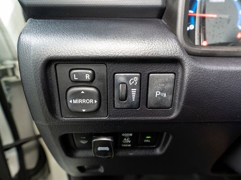 Used 2018 Toyota 4Runner Limited image 31