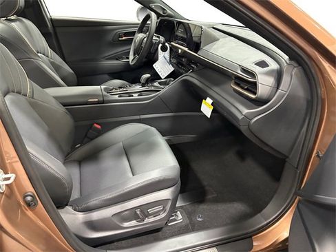 New 2025 Toyota Crown Signia image 11