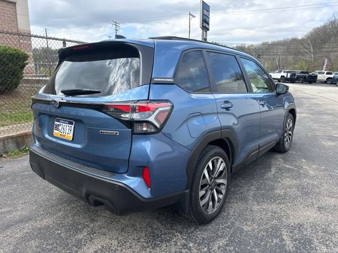 Used 2025 Subaru Forester Touring image 9