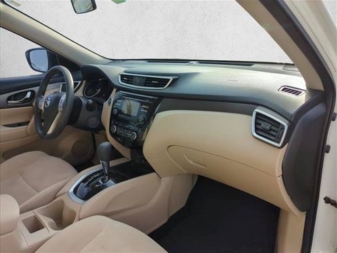 Used 2016 Nissan Rogue SV FWD image 28
