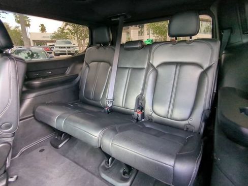 Used 2022 Jeep Wagoneer Series III w/ Premium Group I RWD image 16