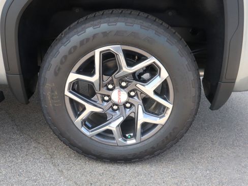 New 2026 GMC Sierra 1500 SLT w/ SLT Premium Plus Package image 22