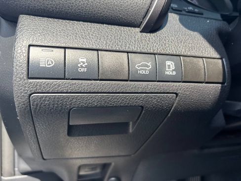 Used 2022 Toyota Camry SE w/ Carpet Mat Package (TMS) FWD image 17