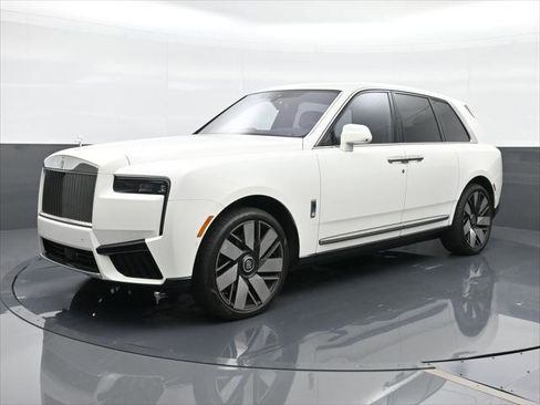 Certified 2025 Rolls-Royce Cullinan AWD/4WD image 1