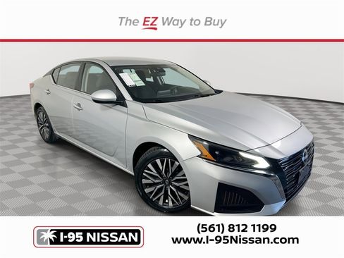 Certified 2023 Nissan Altima 2.5 SV image 1