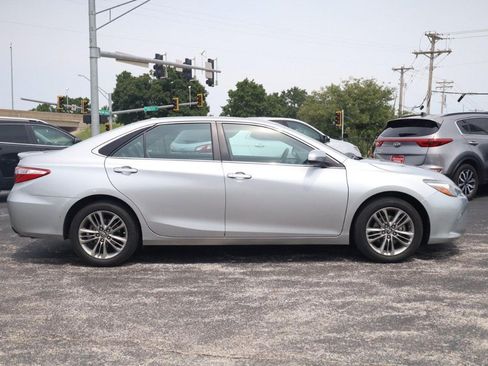 Used 2016 Toyota Camry SE FWD image 4