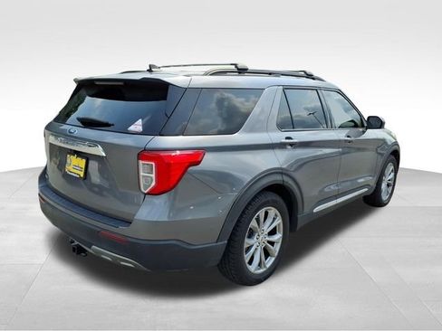 Certified 2021 Ford Explorer XLT w/ Equipment Group 202A RWD image 11