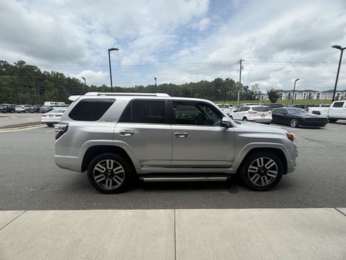 Used 2022 Toyota 4Runner Limited RWD image 7