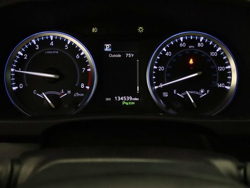 Used 2018 Toyota Highlander Limited Platinum AWD/4WD image 3
