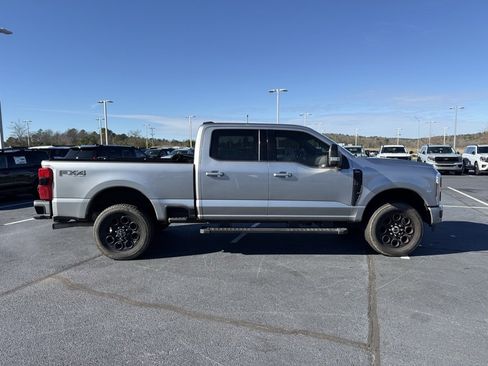 Used 2023 Ford F250 Lariat w/ Black Appearance Package image 9
