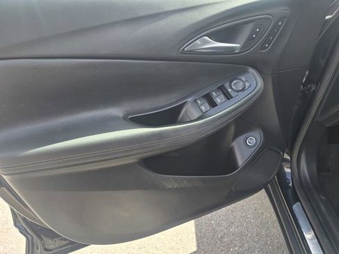 Used 2023 Buick Encore GX Essence w/ Experience Buick Package FWD image 21