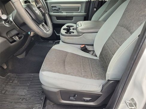 Used 2019 RAM 1500 Classic SLT image 17