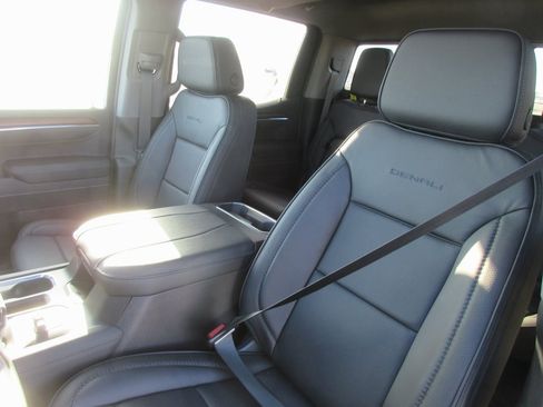 New 2026 GMC Sierra 1500 Denali w/ Denali Reserve Package image 14